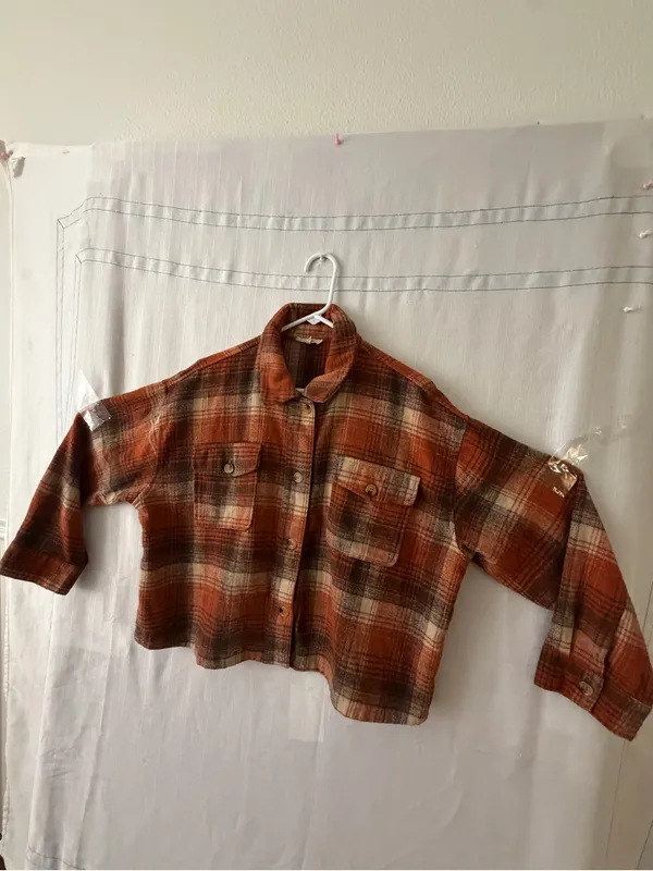 Easel Los Angeles Plaid Women’s size L Cropped Flannel Shirt Shacket (A616) - Image 3