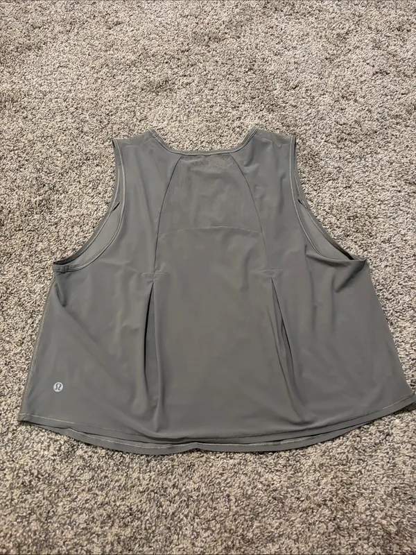 Lululemon Sculpt Cropped Tank Top size large - Image 3