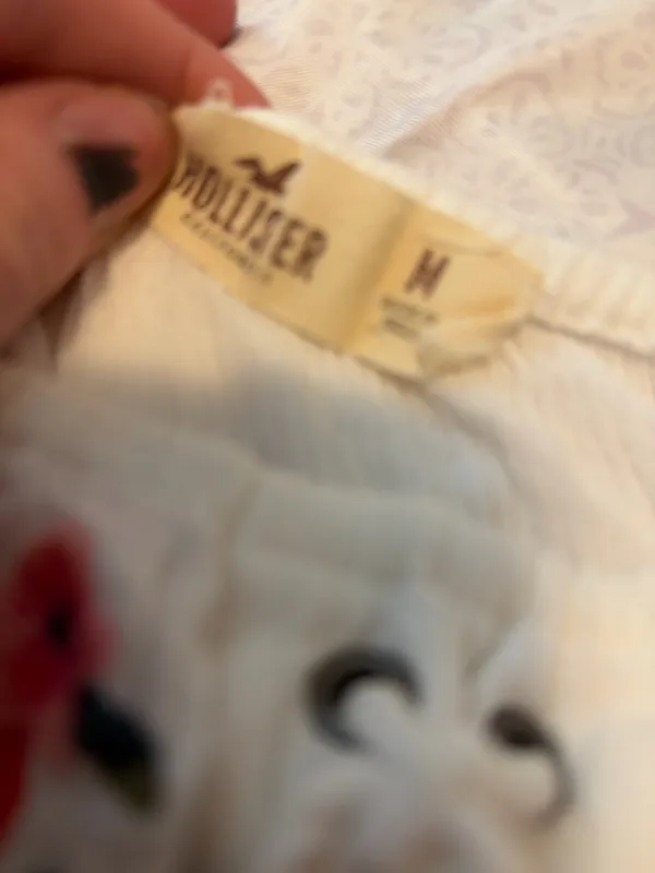 Hollister white floral shirt - Image 6