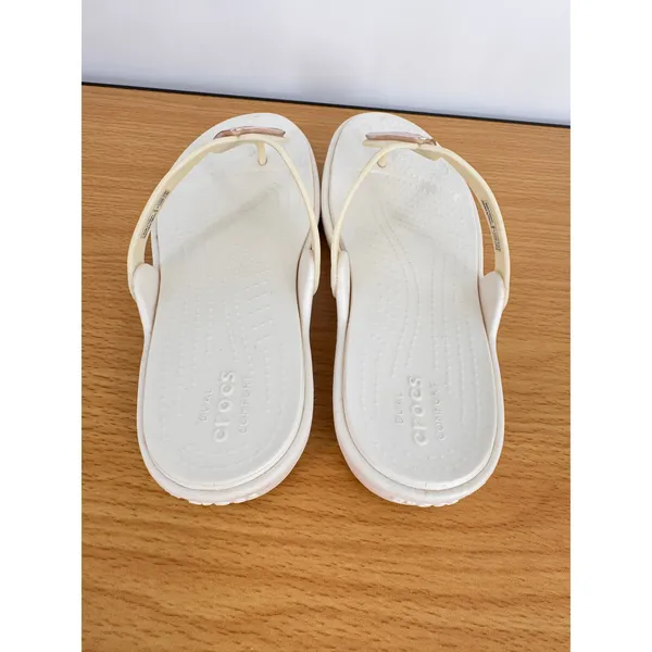Crocs Sanrah sandals women's 9 liquid metallic flip flop white rose gold comfort - Image 5