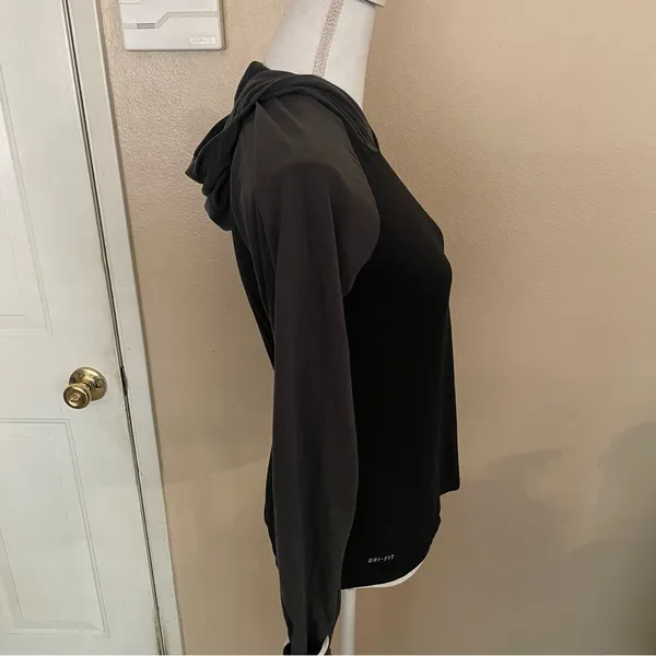 Nike Women’s Long Sleeve Running Shirt - Image 3