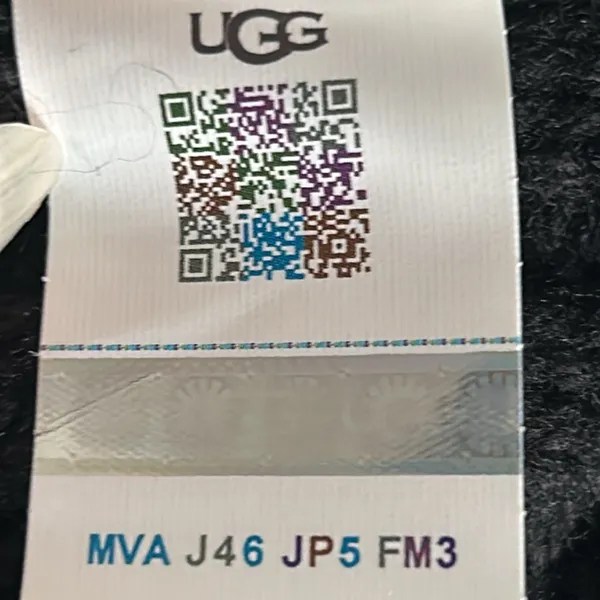 New UGG Soft Cozy Plush Chunky Ribbed Wool Blend Cold Weather Outdoor Beanie - Image 9