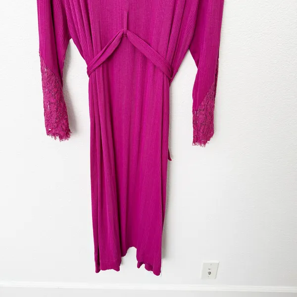 [Anthropologie] Magenta Pink Ilia Lace Sleeve Belted Wrap Robe Size Large L/XL - Image 7