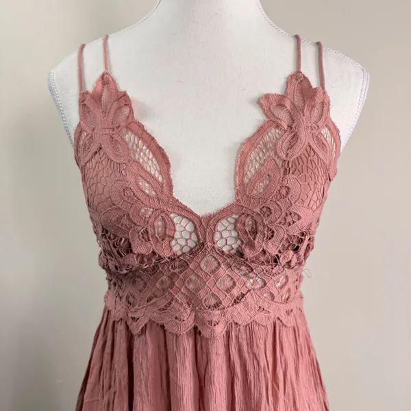 Free People FP One Adella Mini Dress Rose Pink Lace Boho Ruffle Smocked Medium - Image 4