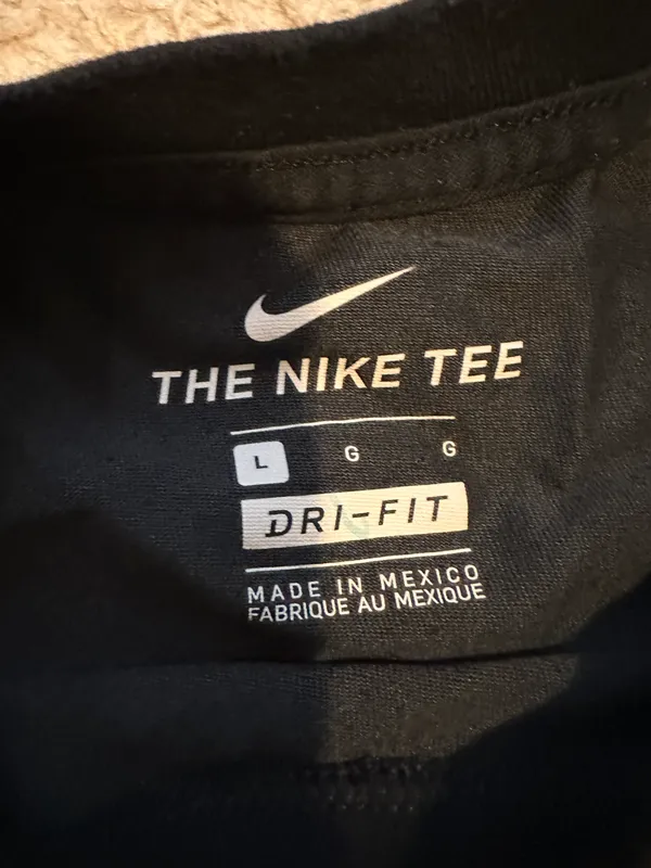 Nike T-Shirt - Image 2