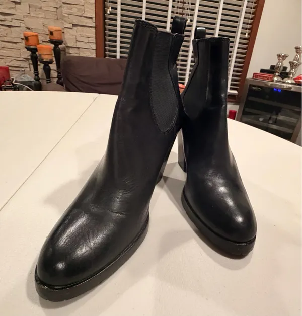 Frye | Tate Chelsea boot. Size: 7  - Image 2