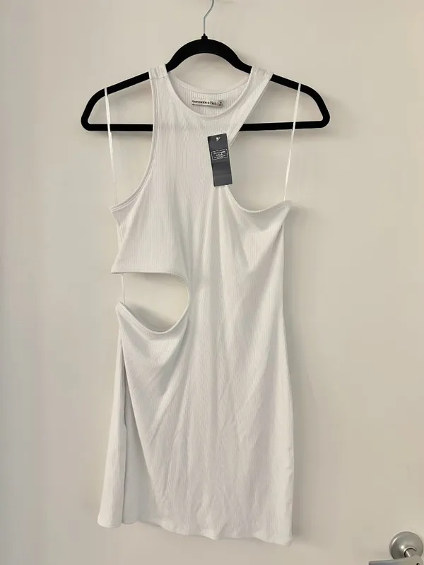 Abercrombie & Fitch Asymmetrical Cut Out Ribbed Bodycon Mini Dress in White NWT - Image 2