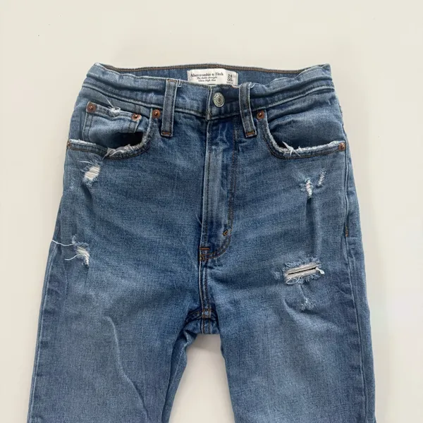 Abercrombie & Fitch The Ankle Straight Distressed Ultra High Rise Jeans size 00 - Image 2