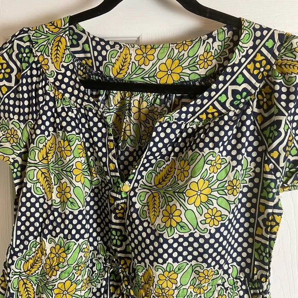 Floral Print Women's Top 100% cotton size medium - Image 3