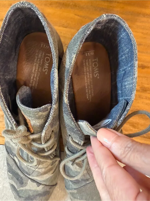 TOMS Desert Wedge Camo Canvas Lace-Up Bootie Size 11 - Image 7