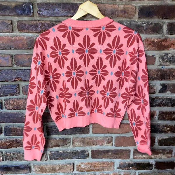 Love by Design Coral Pink Floral Cropped Cardigan Sweater Women's Size medium - Image 7
