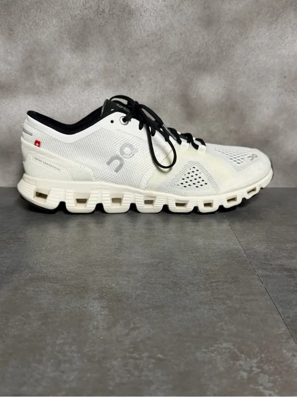 On Running Cloud X Women's White/Black Running Shoes Size 7.5 - Image 14
