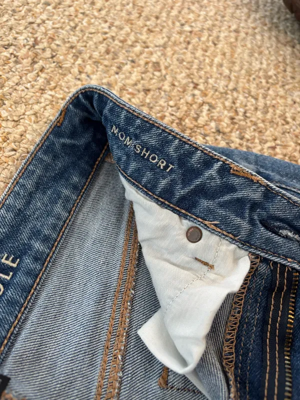 Women’s American Eagle Mom Shorts - Image 5