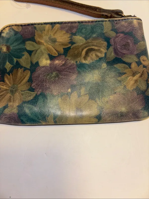 Patricia Nash Mini Wristlet/Clutch Multicolored Floral Leather Design Zip Closur - Image 3