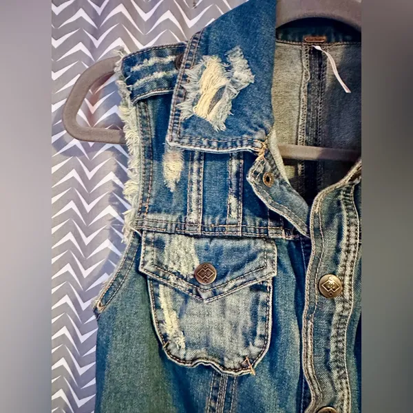 Free People | "Moody Macrame" distressed denim vest with a crochet back, size XS - Image 6