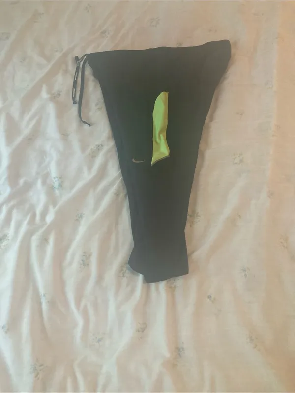 Nike womens Capri workout bottoms - Image 12
