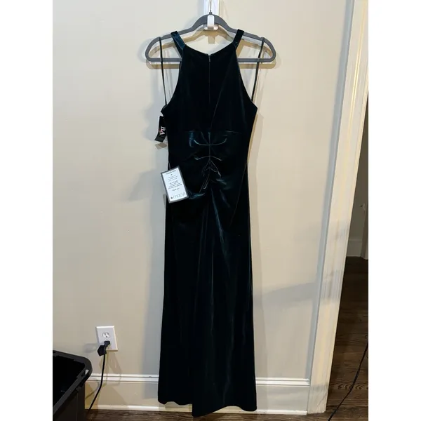 Betsy & Adam Hunter green velvet halter-neck evening gown Dress Size 8 - Image 3
