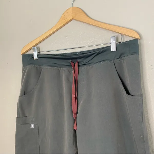 FIGS Grey Kade Cargo Scrub Pants Size Large - Image 2