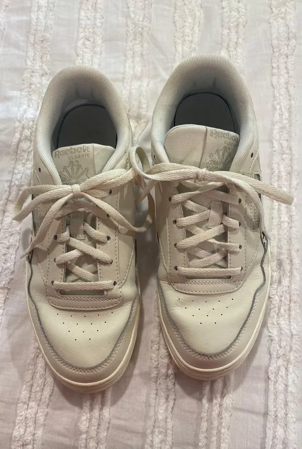 Reebok Sneakers - Image 2