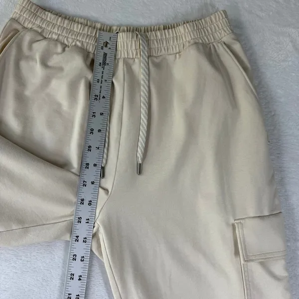 Vuori Women Beige Performance Knit Cargo Jogger Pants Drawstring‎ Waist M - Image 4