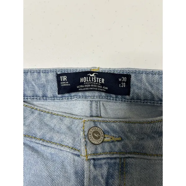 Hollister high rise dad jeans women’s Size 11R (30w) Light Wash Denim Y2K Style - Image 3