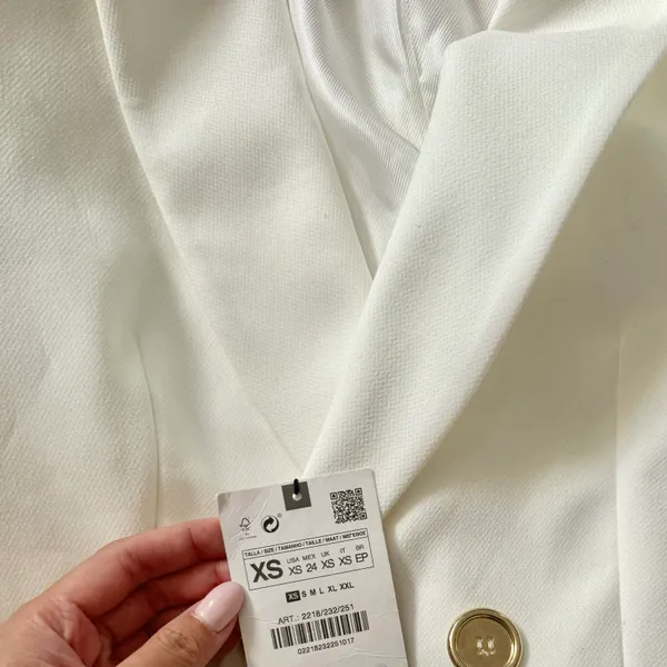 White Long Blazer  - Image 5