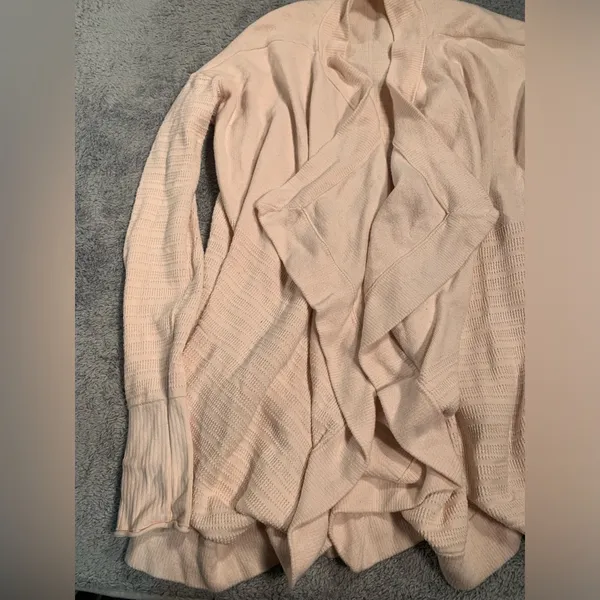 Lululemon Athletica light Pink Cardigan - Image 2