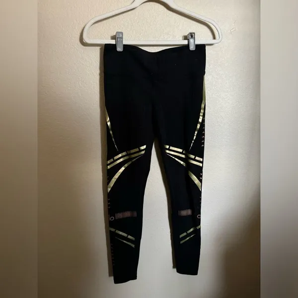 ALO Yoga Airbrush‎ Chakra Leggings Size Small in Black & Gold - Image 3