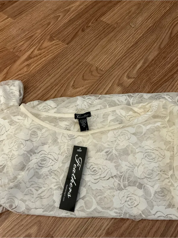 Feathers Cream Floral Lace Long-Sleeve Top Size 1X - Image 2