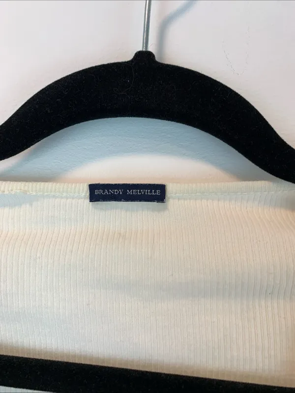 Brandy Melville white top sz XS long sleeve cropped basic capsule going out - Image 2