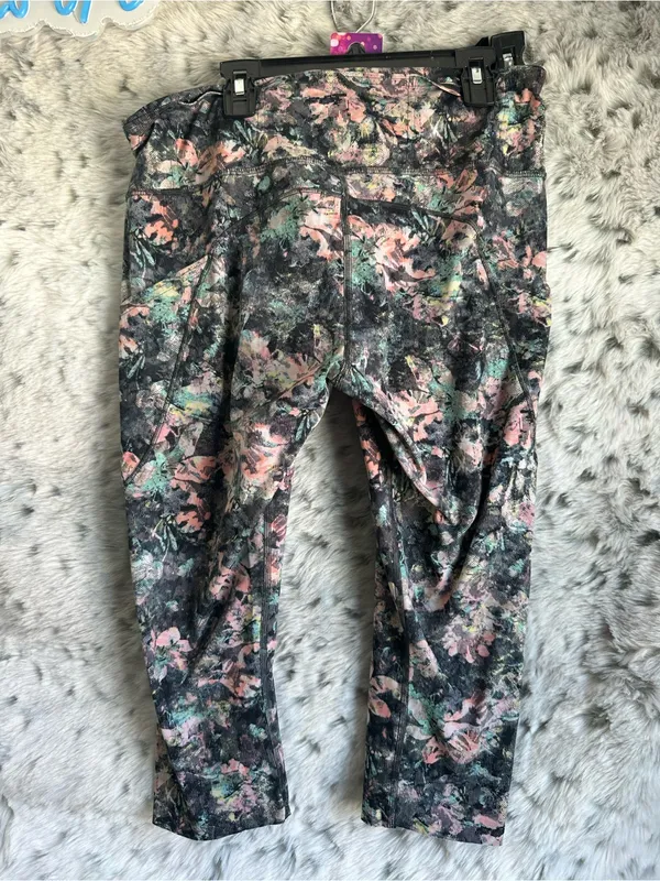 600. Lululemon Wunder Under Crop (High-Rise) Luzon - Image 2