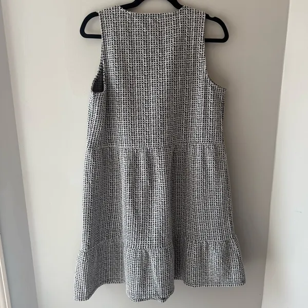 LOFT Sleeveless V-Neck Black & White Patterned Dress women’s size medium - Image 3