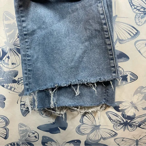 American Eagle Outfitters Blue Flare Leg Jeans SZ 8 - Image 7