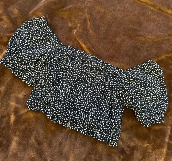 Brandy Melville Off The Shoulder Floral Top - Image 2