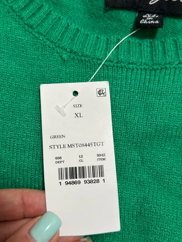 32 Degrees Green Crewneck Sweater with White "Lucky" Script - Image 4