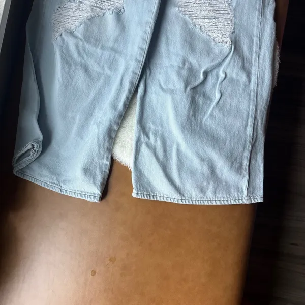 Forever 21 90s Fit Light Wash Distressed Wide Leg Jeans Size 30 Blue‎ Baggy - Image 5