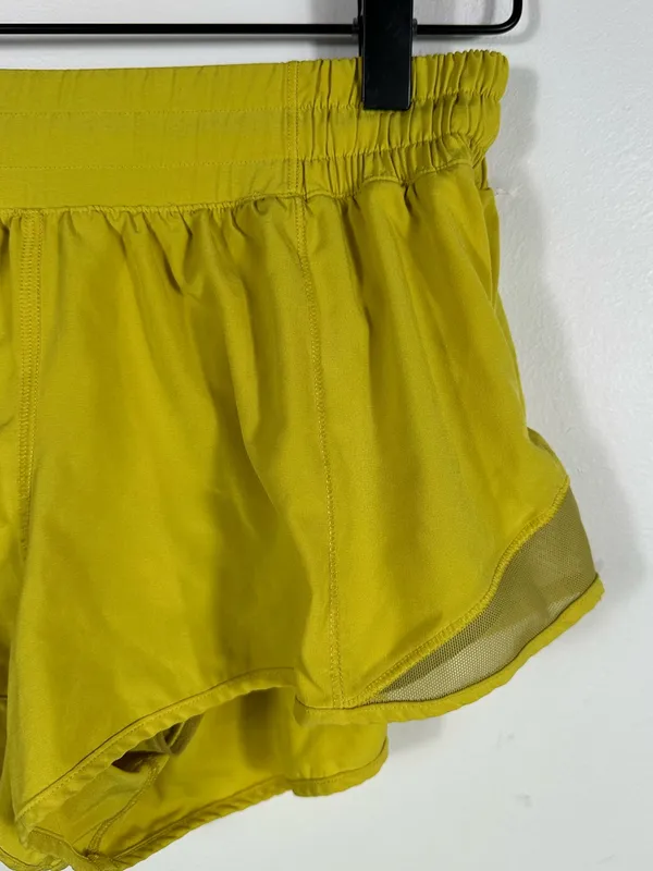 Lululemon Hotty Hot Short II 2.5” Women’s‎ Size 6 Yellow Running Athletic Shorts - Image 5
