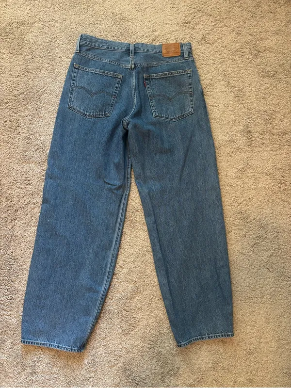 Levi’s Baggy Dad Jeans - Image 4