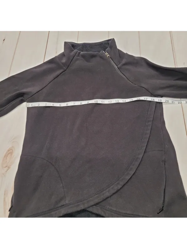 Athleta cozy Karma Asym black pullover - Image 4
