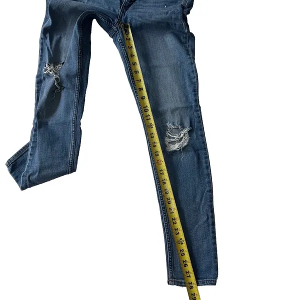 Old Navy Rockstar Mid Rise Skinny Jeans Womens 4 Distressed Medium Wash Denim - Image 7
