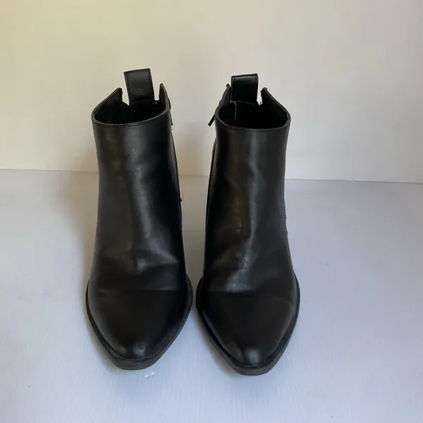 Universal Thread Black Faux Leather Ankle Boots Chunky Heel Zip Side Size 6.5 - Image 3