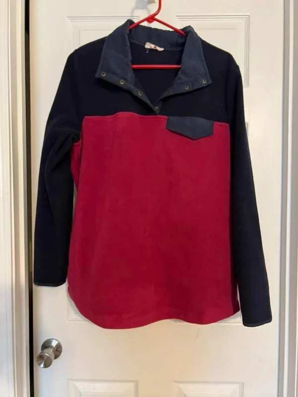 entro Two-Tone Navy and Red Pullover Fleece Hoodie - Image 2