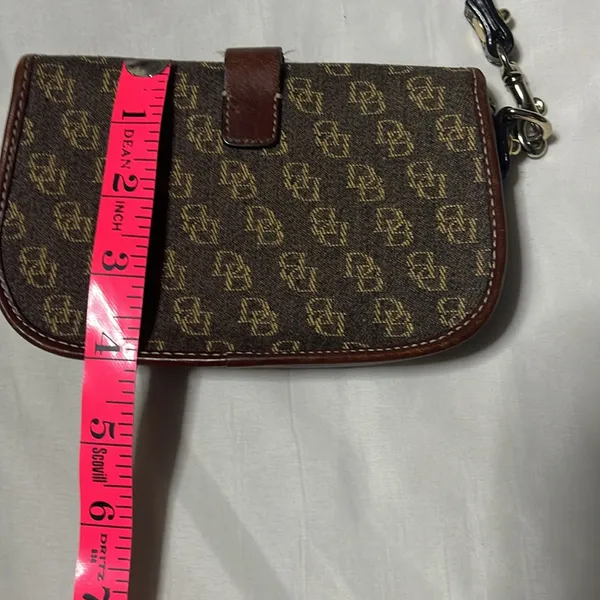 Vintage Dooney & Bourke wristlet-brown and tan - Image 4