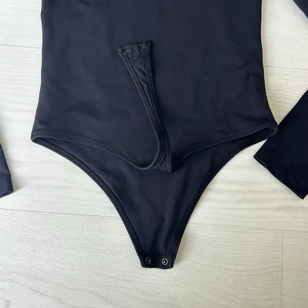Babaton Aritzia Contour Longsleeve Black Bodysuit Square Neck Classy Size Small - Image 6