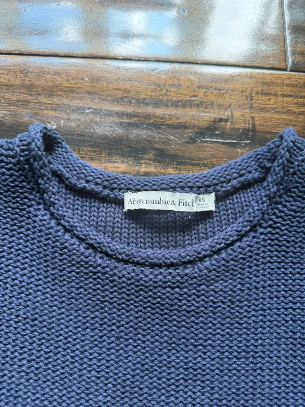 A&F Lightweight Sweater Vest - Image 2