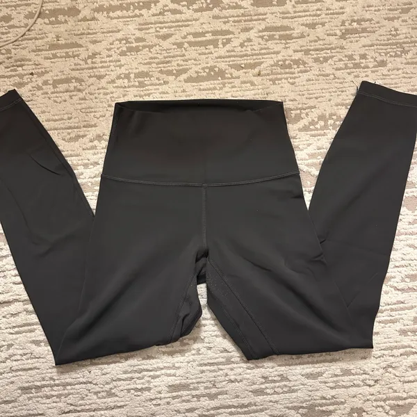 Lululemon Gray Align Leggings 25” Size 4 - Image 3