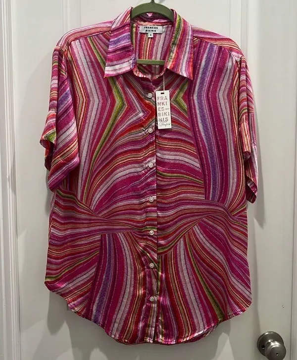 NWT Frankie’s Bikinis Fifi Button Down Short Sleeve Multi Colored Blouse Sz M - Image 2