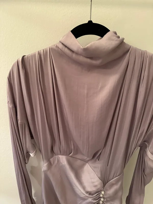 Elliatt Aristrocat Mini Asymmetrical Satin Dress Ash Lavender xs - Image 10