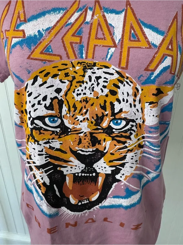 NWT Letluv Def Leopard Adrenalize Tour Tee 🐆 ~ Size XXS Oversized Anthropologie - Image 6