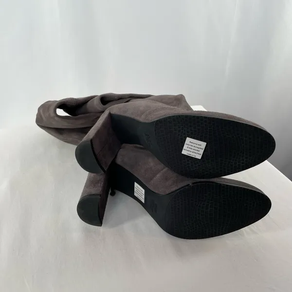 Stuart Weitzman‎ Highland Suede Over The Knee Heeled Boot in Grey Size 9.5 - Image 6